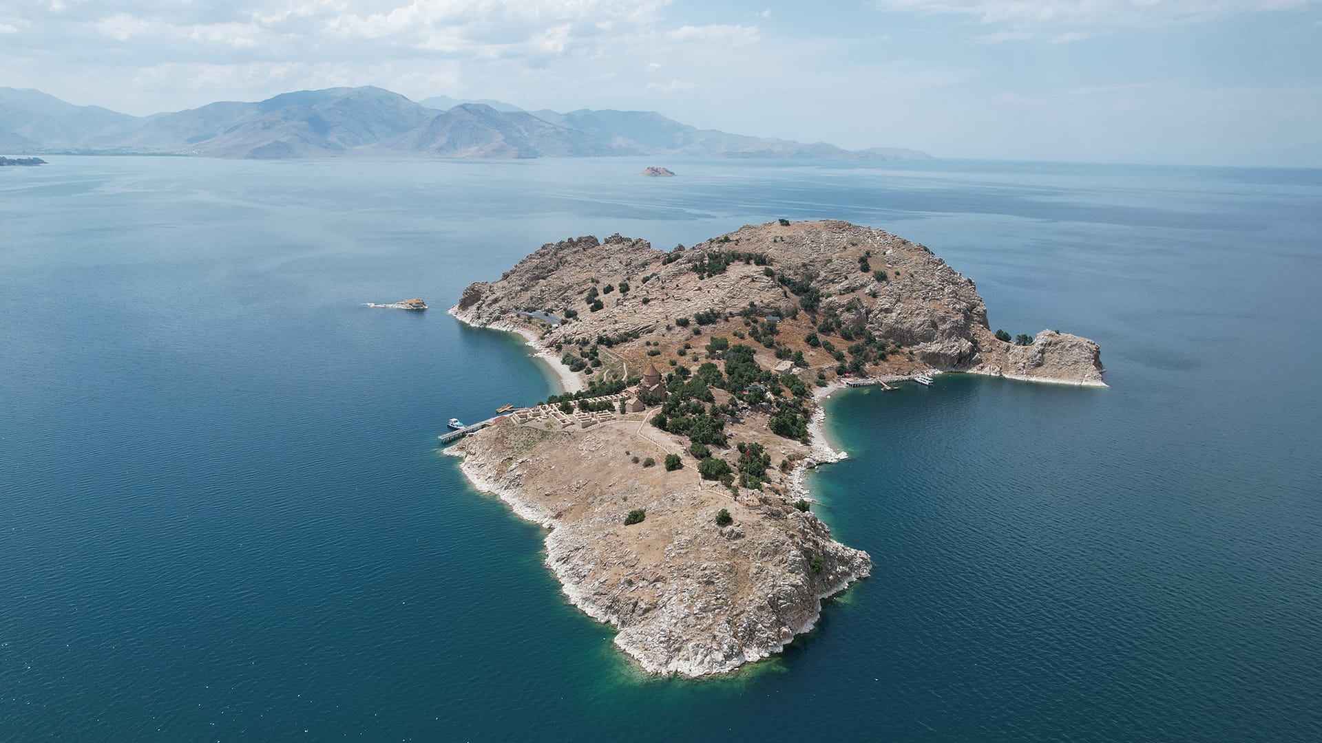 2-Day Lake Van Itinerary: Akdamar Island & Muradiye Waterfall header